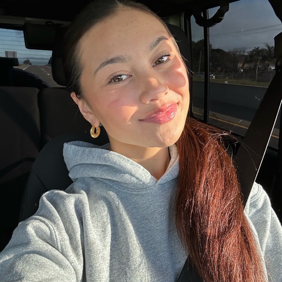 Meet your Posher, Cailey - Picture 1 of 1